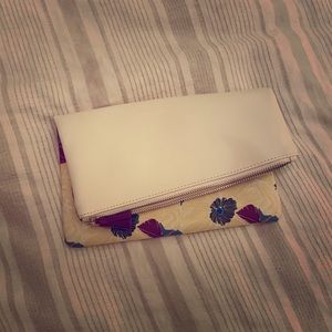 Floral, reversible clutch